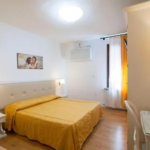  Otel Ai Tolentini